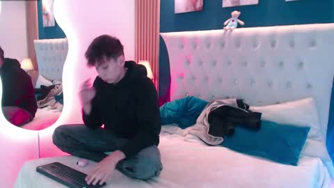 Snapshot of aiden_rivers_ chatting on 06-02-26, 12:40 Aiden online show from 06-02-26, 12:40