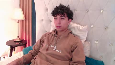 Snapshot of aiden_rivers_ chatting on 06-05-26, 01:06 Aiden online show from 06-05-26, 01:06