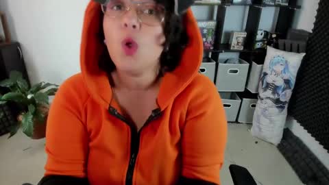 Snapshot of aikadreams chatting on 12-16-24, 02:16 Catalina online show from 12-16-24, 02:16