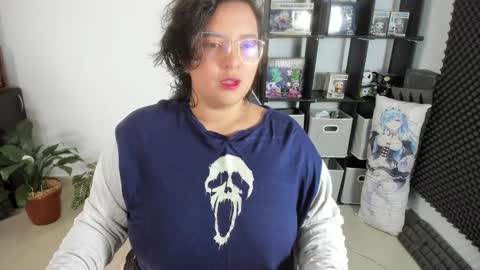 Snapshot of aikadreams chatting on 01-05-25, 12:42 Catalina online show from 01-05-25, 12:42