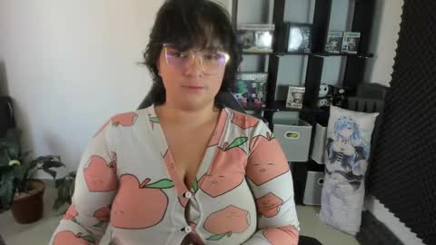 Snapshot of aikadreams chatting on 01-15-25, 03:29 Catalina online show from 01-15-25, 03:29