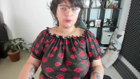 Snapshot of aikadreams chatting on 02-02-25, 01:30 Catalina online show from 02-02-25, 01:30