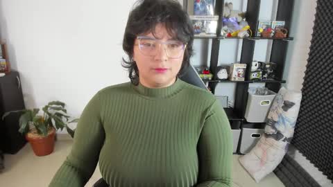 Snapshot of aikadreams chatting on 02-05-25, 12:38 Catalina online show from 02-05-25, 12:38