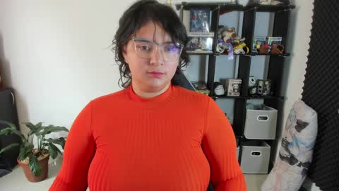 Snapshot of aikadreams chatting on 02-10-25, 05:19 Catalina online show from 02-10-25, 05:19