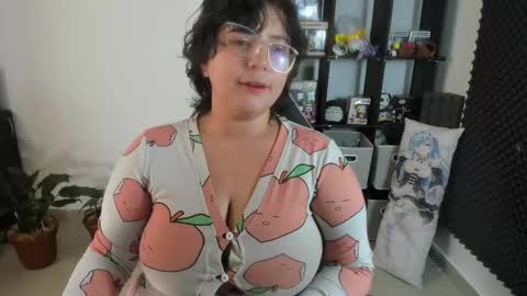 Snapshot of aikadreams chatting on 02-19-25, 04:44 Catalina online show from 02-19-25, 04:44