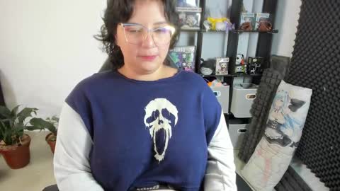 Snapshot of aikadreams chatting on 03-06-25, 03:45 Catalina online show from 03-06-25, 03:45