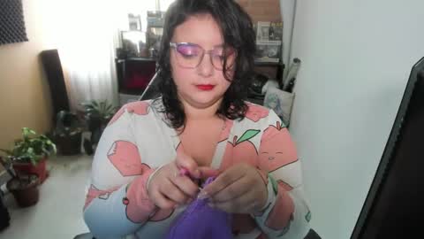 Snapshot of aikadreams chatting on 09-18-25, 12:40 Catalina online show from 09-18-25, 12:40