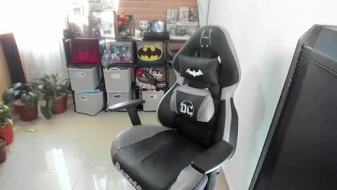 Snapshot of aikadreams chatting on 09-22-25, 12:51 Catalina online show from 09-22-25, 12:51