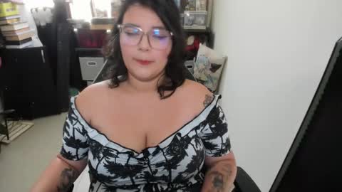 Snapshot of aikadreams chatting on 10-02-25, 01:07 Catalina online show from 10-02-25, 01:07