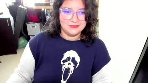 Snapshot of aikadreams chatting on 10-15-25, 02:39 Catalina online show from 10-15-25, 02:39