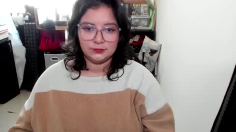 Snapshot of aikadreams chatting on 10-21-25, 01:01 Catalina online show from 10-21-25, 01:01