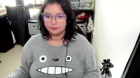 Snapshot of aikadreams chatting on 10-22-25, 01:00 Catalina online show from 10-22-25, 01:00