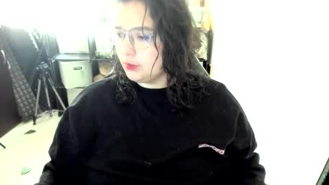 Snapshot of aikadreams chatting on 11-30-25, 12:42 Catalina online show from 11-30-25, 12:42