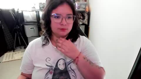 Snapshot of aikadreams chatting on 12-03-25, 02:15 Catalina online show from 12-03-25, 02:15