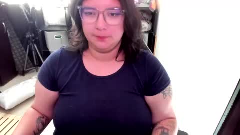 Snapshot of aikadreams chatting on 12-04-25, 01:42 Catalina online show from 12-04-25, 01:42