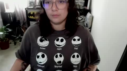 Catalina online show from 04-25-26, 01:41