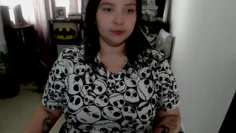 Snapshot of aikadreams chatting on 05-08-26, 02:33 Catalina online show from 05-08-26, 02:33