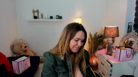 Aileen online show from 02-18-25, 06:26