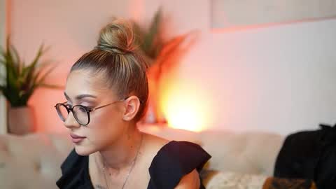  Aileen  online show from 10-09-25, 06:06