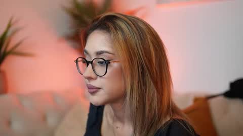  Aileen  online show from 10-23-25, 06:39