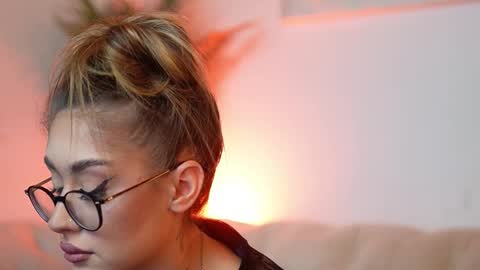  Aileen  online show from 10-24-25, 06:48