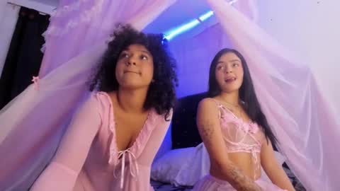 ailen and aria online show from 10-12-25, 03:22