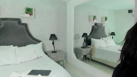 Ailyn online show from 03-12-25, 03:29