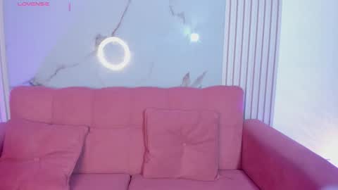 Ailyn online show from 10-10-25, 06:56