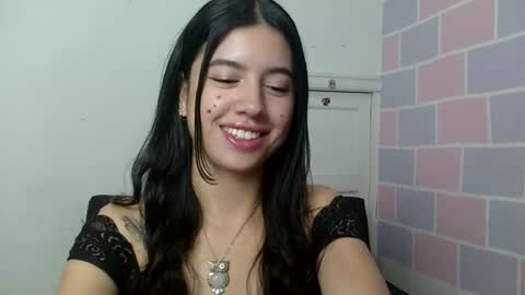 Snapshot of aine_ileana chatting on 05-25-26, 04:13 J online show from 05-25-26, 04:13