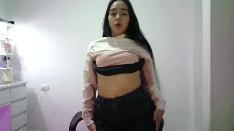 Snapshot of aineangeel chatting on 11-19-25, 01:16 AINE online show from 11-19-25, 01:16