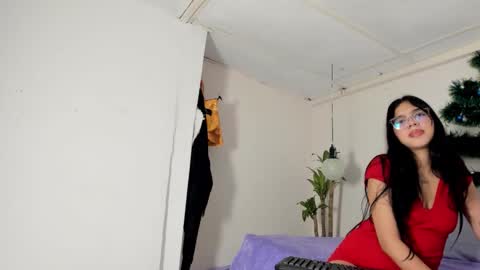 Ainoa  online show from 11-28-25, 01:03