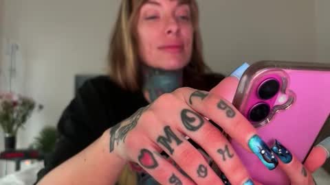 Snapshot of airgeadx chatting on 02-24-26, 07:12 Airgead online show from 02-24-26, 07:12