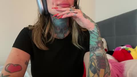 Airgead online show from 04-23-26, 05:15