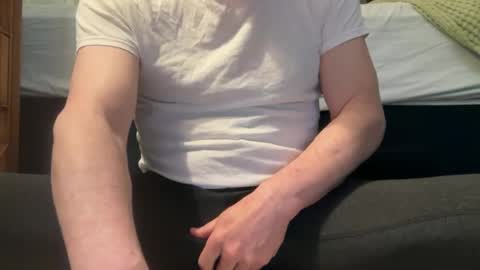 Snapshot of airier chatting on 05-20-26, 12:33 airier online show from 05-20-26, 12:33