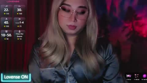 Snapshot of airisredfield_ chatting on 05-17-26, 09:38 Goddess Airis online show from 05-17-26, 09:38