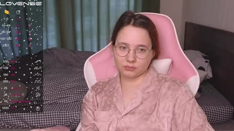 Snapshot of airyhill chatting on 12-23-24, 10:21 airyhill online show from 12-23-24, 10:21