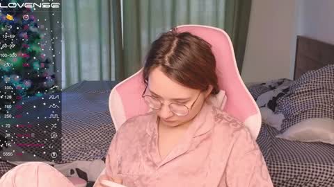 Snapshot of airyhill chatting on 12-25-24, 09:02 airyhill online show from 12-25-24, 09:02