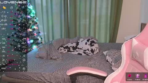 Snapshot of airyhill chatting on 12-26-24, 08:18 airyhill online show from 12-26-24, 08:18