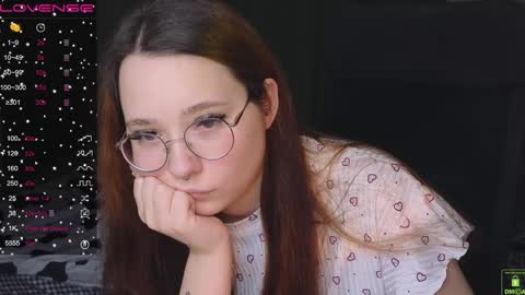 Snapshot of airyhill chatting on 01-09-25, 03:23 airyhill online show from 01-09-25, 03:23