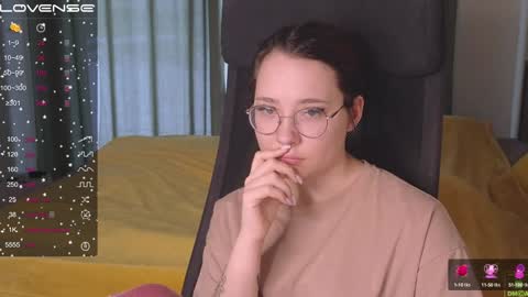 Snapshot of airyhill chatting on 01-16-25, 08:11 airyhill online show from 01-16-25, 08:11