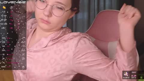 Snapshot of airyhill chatting on 01-24-25, 08:44 airyhill online show from 01-24-25, 08:44