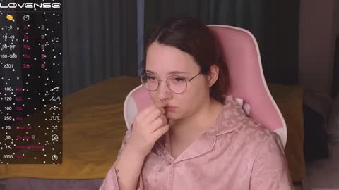 Snapshot of airyhill chatting on 01-25-25, 01:08 airyhill online show from 01-25-25, 01:08