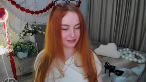 Snapshot of airysilhouette chatting on 04-21-26, 01:42 Louise online show from 04-21-26, 01:42