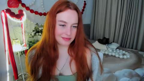 Snapshot of airysilhouette chatting on 04-30-26, 07:09 Louise online show from 04-30-26, 07:09