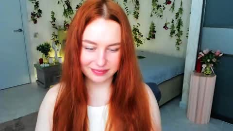 Snapshot of airysilhouette chatting on 05-02-26, 07:30 Louise online show from 05-02-26, 07:30