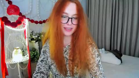 Snapshot of airysilhouette chatting on 05-16-26, 10:36 Louise online show from 05-16-26, 10:36
