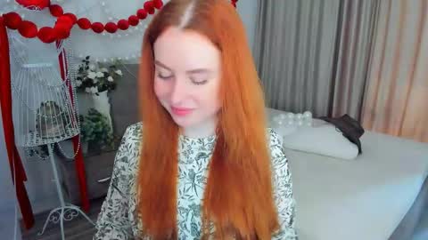 Snapshot of airysilhouette chatting on 05-17-26, 04:10 Louise online show from 05-17-26, 04:10