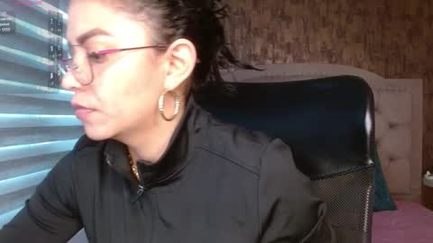 aisha__cambell online show from 11-17-25, 11:49