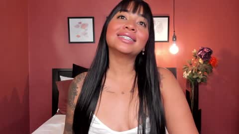 Snapshot of aisha_brownn chatting on 01-18-25, 01:18  Aisha  online show from 01-18-25, 01:18