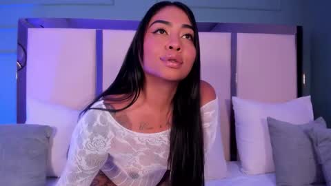 Snapshot of aisha_brownn chatting on 09-14-25, 04:22  Aisha  online show from 09-14-25, 04:22
